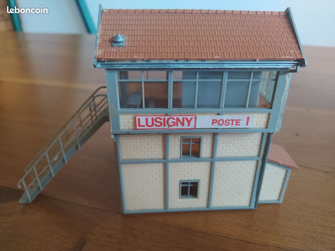 Busch Environnement Station Service Esso – Maquette Ferroviaire HO, Bâtiment H0, à Monter