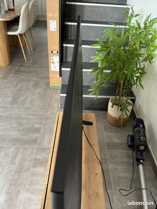 Télévision Samsung 55 pouces 4K UHD (image 2)