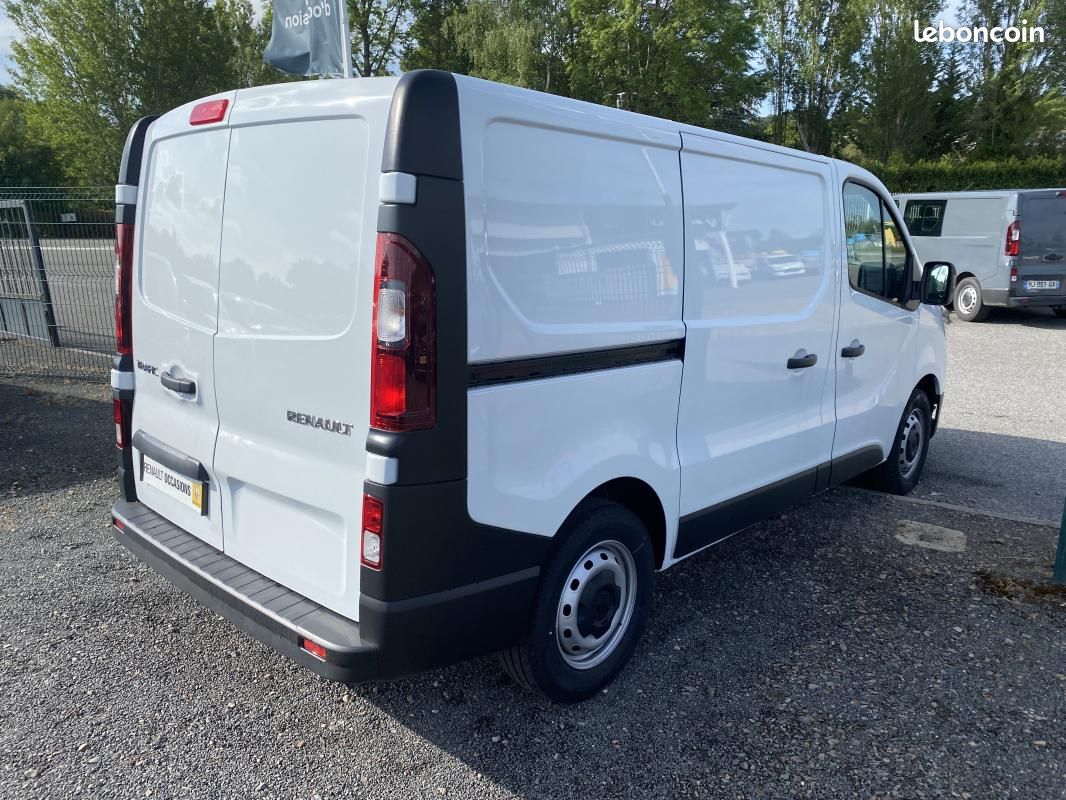 Renault Trafic III L1H1 3T BLUE DCI 150 CONFORT (image 3)