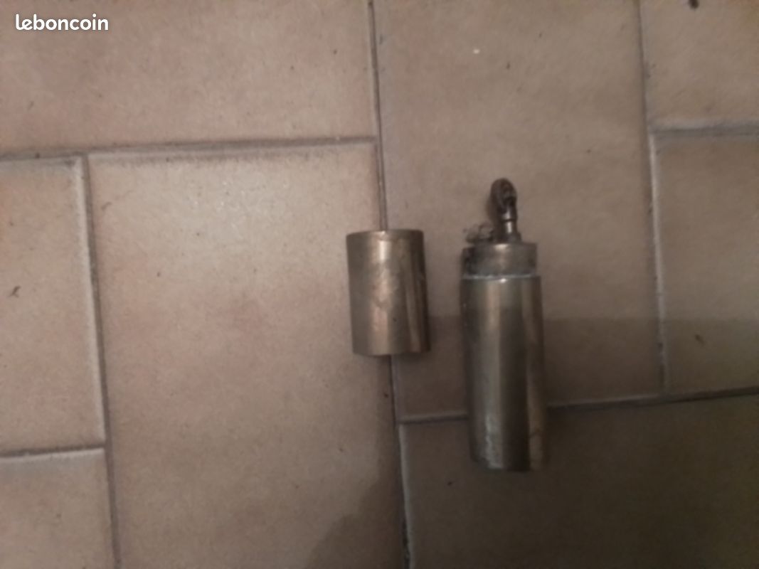 Ancien briquet militaire de grenadier, Poilus art de la guerre estampillé (image 2)