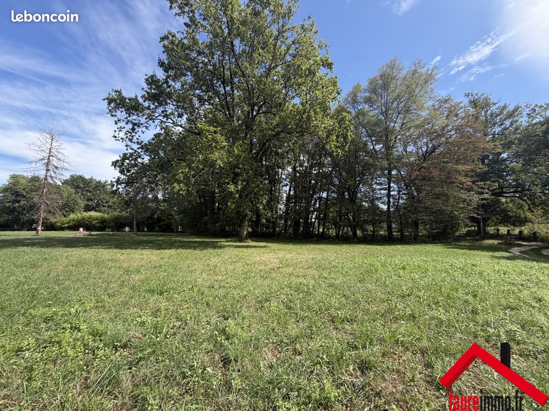 Terrain 1 pièce 1672 m² · à Varetz · 1 672 m² · 39 900 €