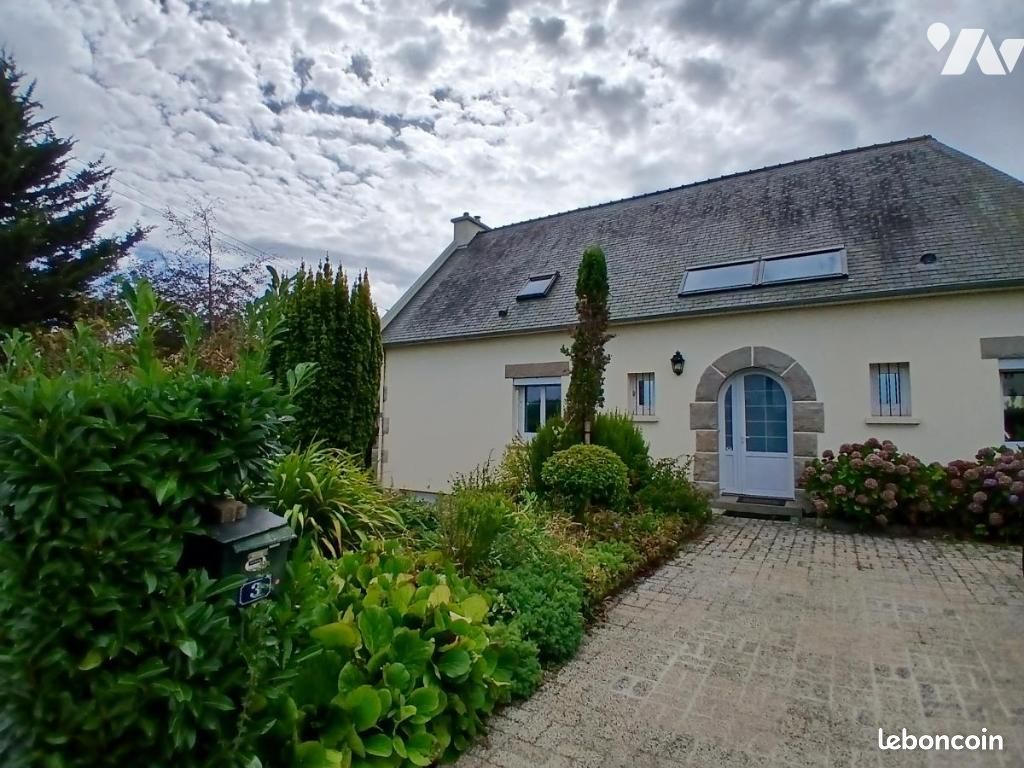 Maison 7 pièces 207 m² · à Yffiniac · 207 m² · 402 325 €