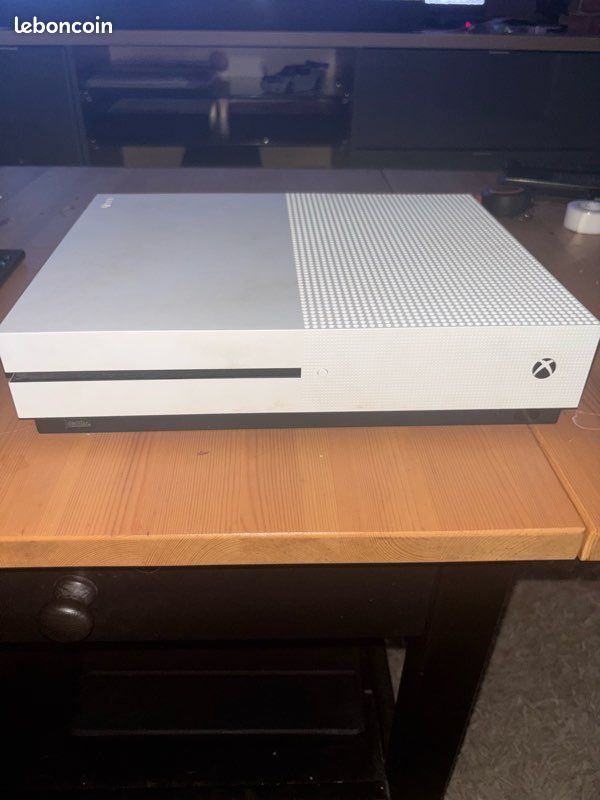 Xbox one s (image 1)