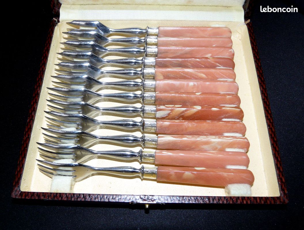 Set complet de 12 fourchettes à dessert