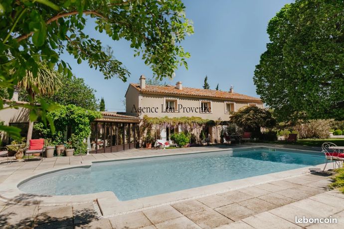 Propriété 10 pièces 292 m²