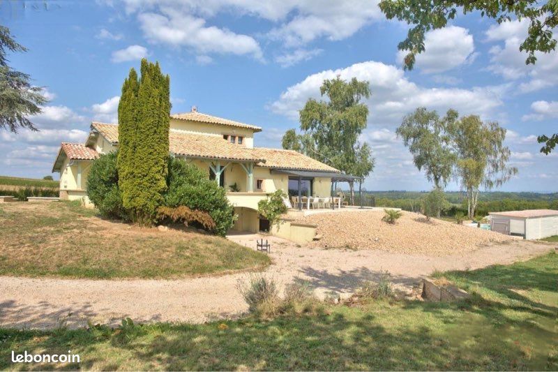 Maison 8 pièces 265 m² · à La Salle · 265 m² · 557 000 €