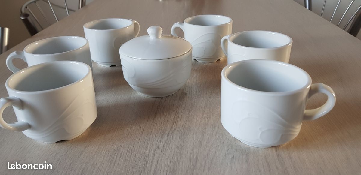 Tasses et sucrier (image 1)