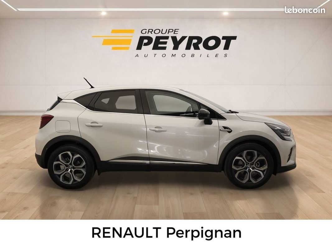 RENAULT Captur E-Tech 145 - 21 Intens (image 8)