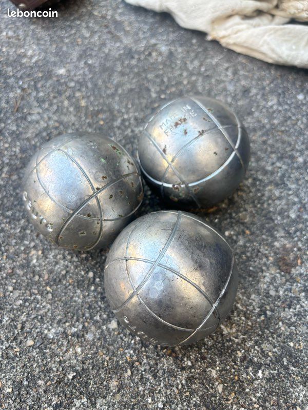 Anciennes Boules De Pétanque Laiton/bronze Avec Saccoche En Cuir