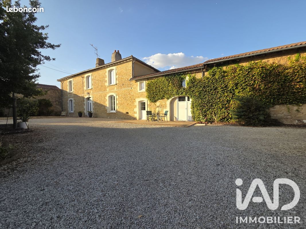 Maison 7 pièces 153 m² · à Sainte-Verge · 153 m² · 307 000 €