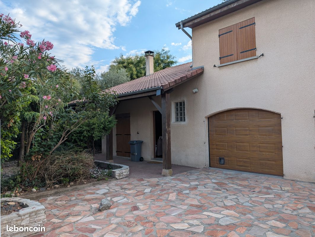 Maison 5 pièces 107 m² · à Saint-Fons · 107 m² · 350 000 €
