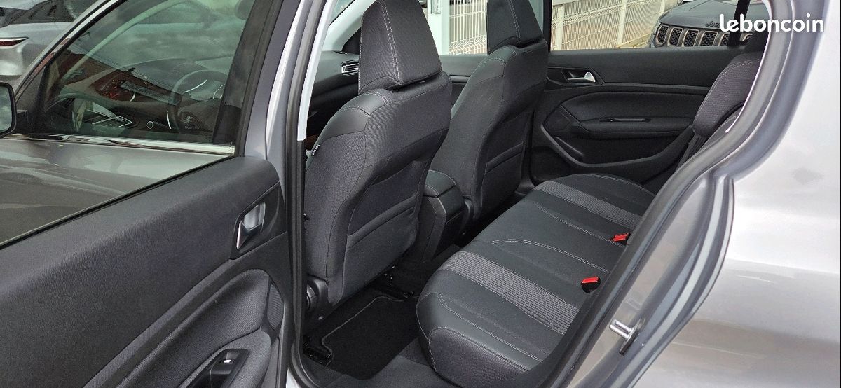 Peugeot 308 1.2 PURETECH 130CH E6.C S&S ALLURE EAT8 (image 6)