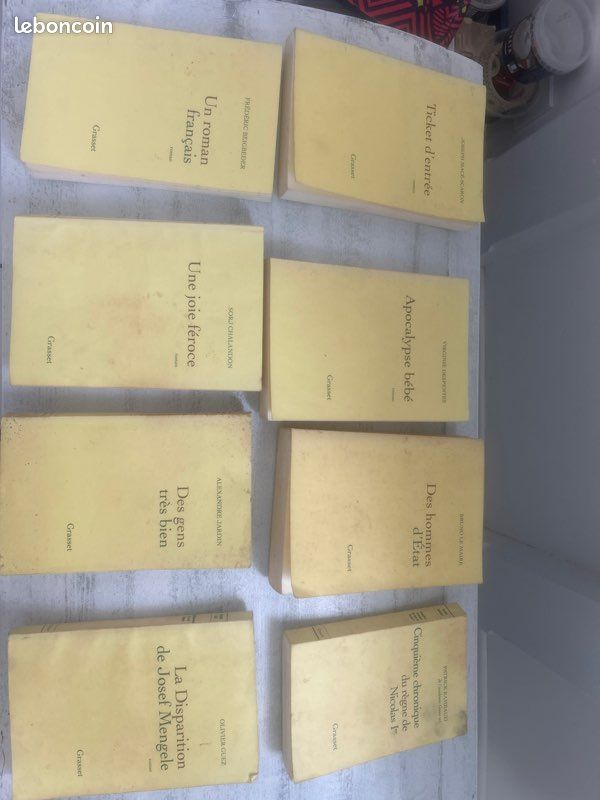 Lot 8 livres (image 1)