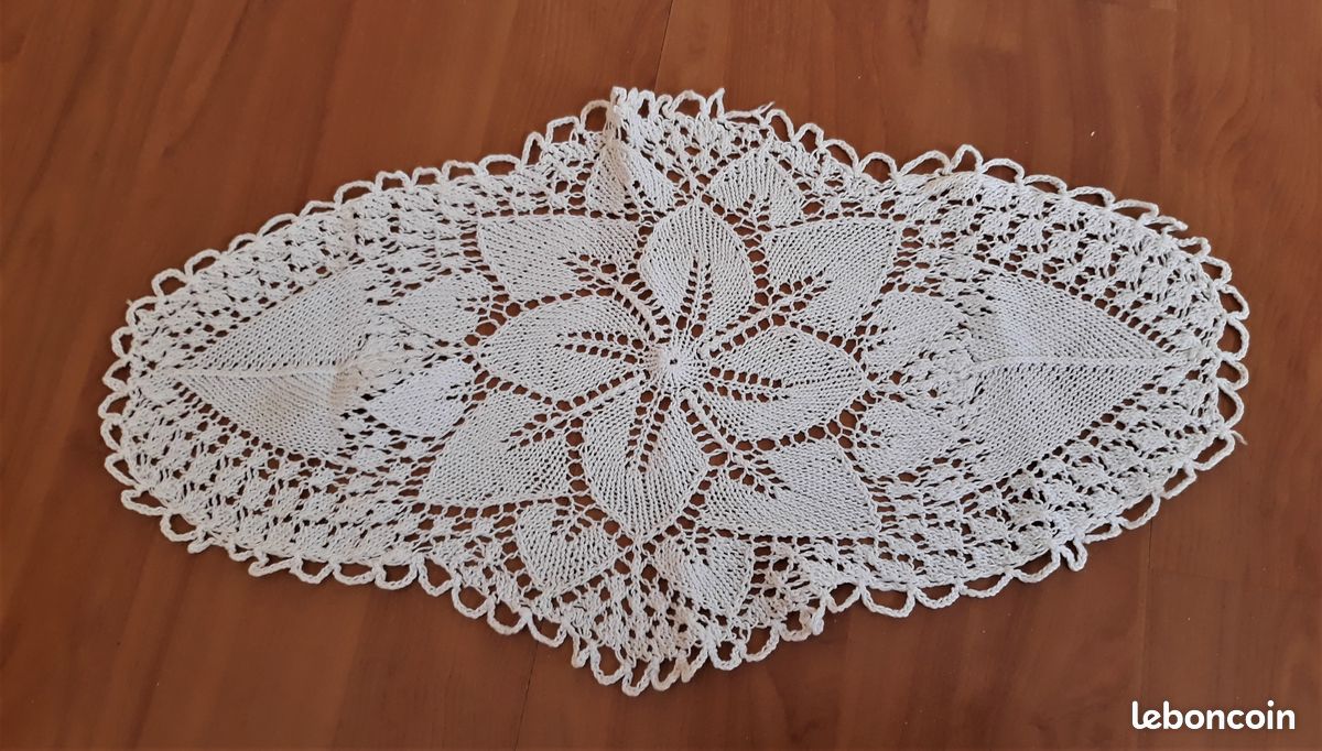 Napperons roses Richelieu 2 | Créatrices Broderie Machine