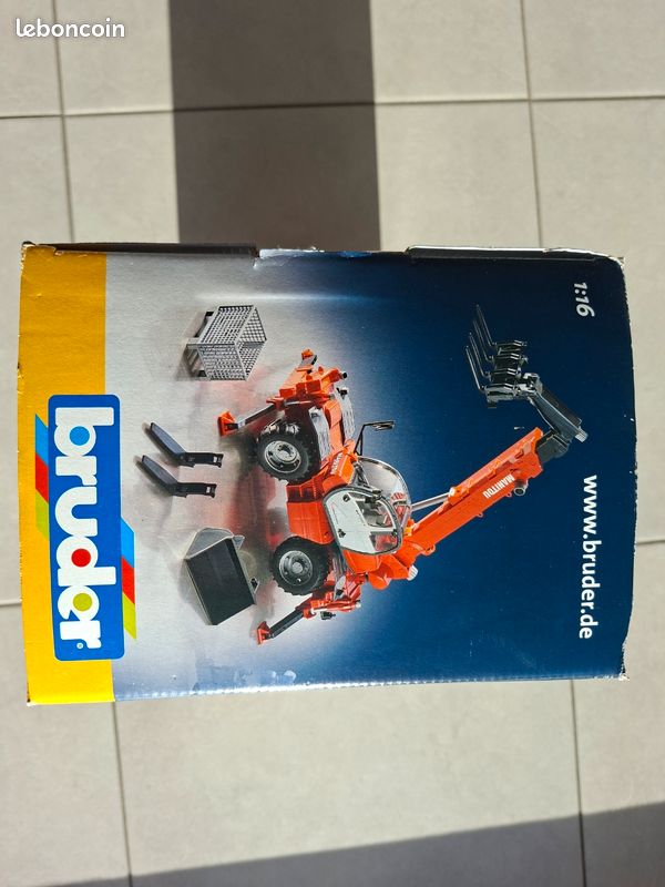 Manitou Chariot Élévateur Télescopique MRT 2150 Bruder 1:16 - Jouet Chantier Agricole Avec Accessoires