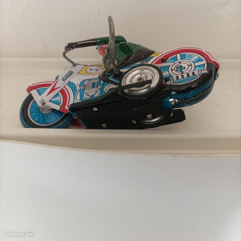 Jouet ancien : Moto a clé (image 6)