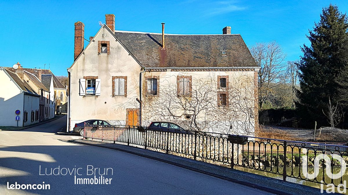 Immeuble 657 m² · à Tannerre-en-Puisaye · 657 m² · 149 000 €