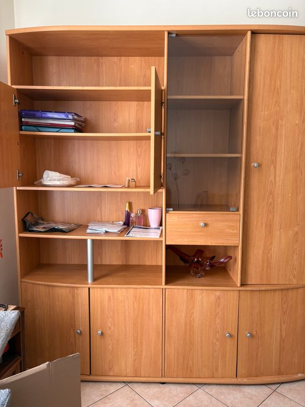 Living (image 1)