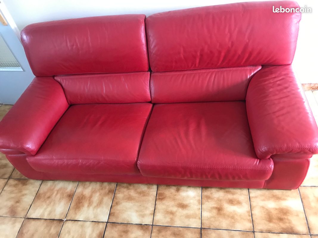 Canapé en cuir rouge (image 1)