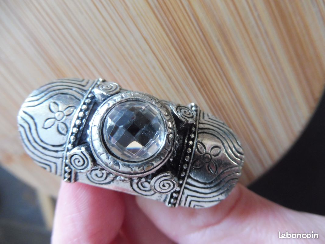 Bague original longue avec pierre transparente argenté neuve et réglable (image 5)