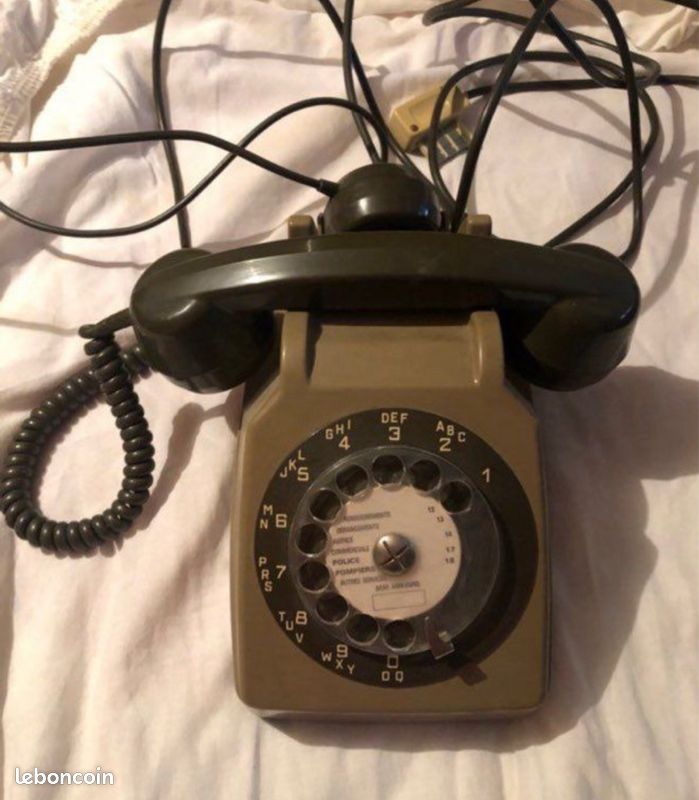 Ancien téléphone vintage à cadran (image 1)