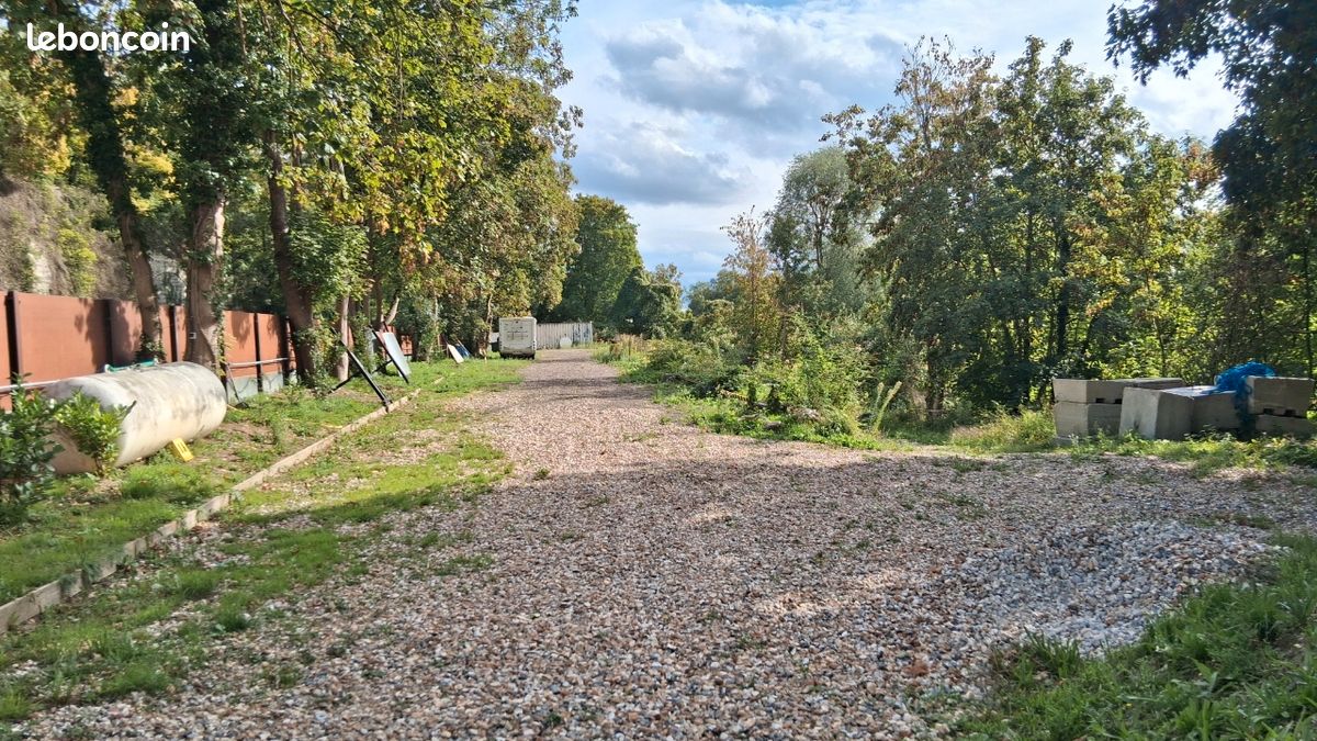 Terrain en bord de Seine · à Belbeuf · 175 000 €