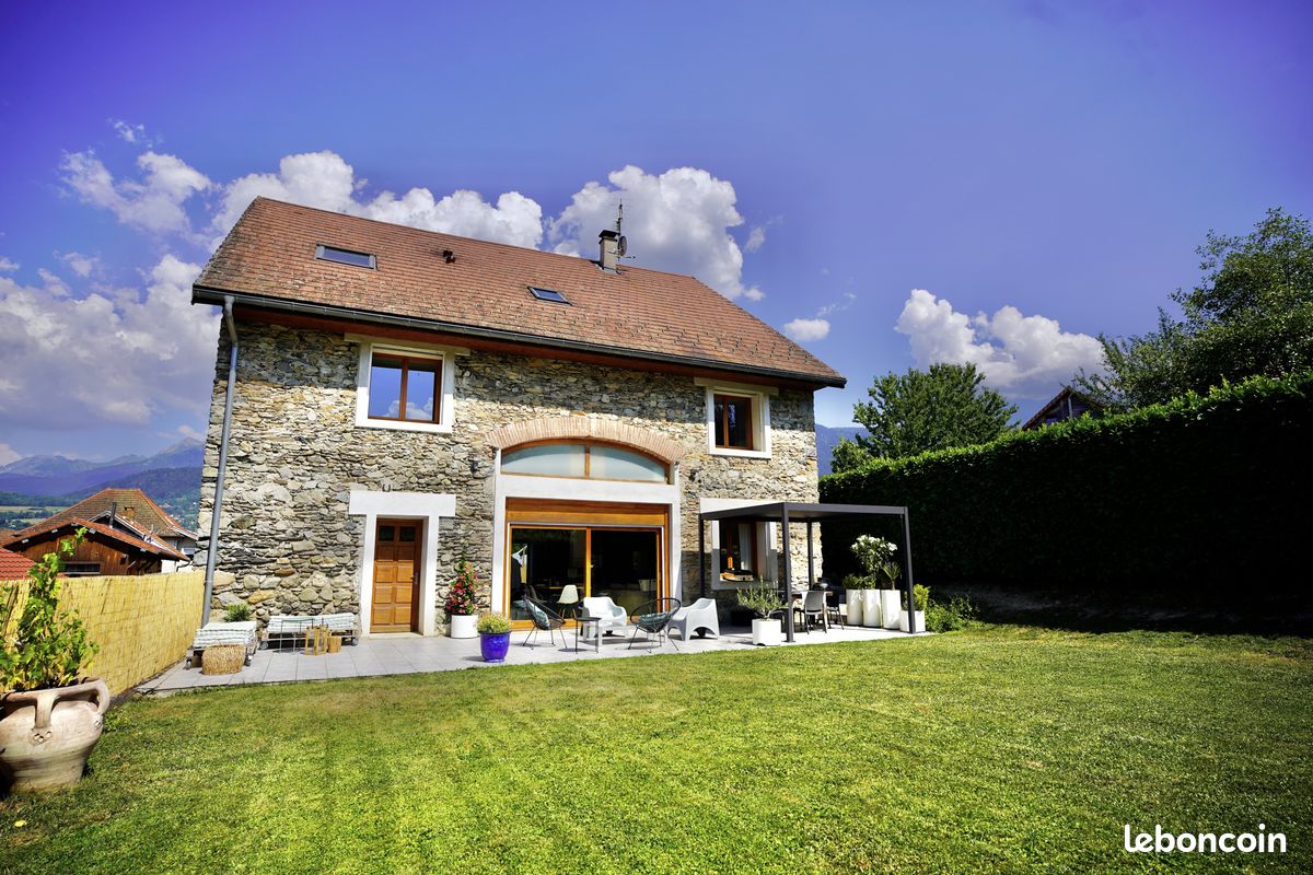 Maison 6 pièces 274 m² · à Saint-Martin-d'Uriage · 274 m² · 747 000 €
