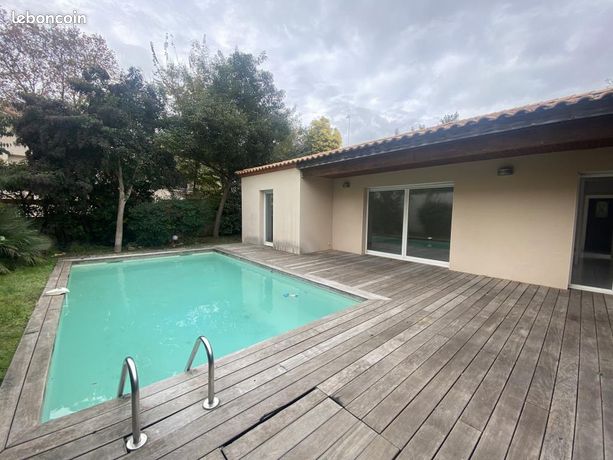 Villa 7 pièces 248 m²