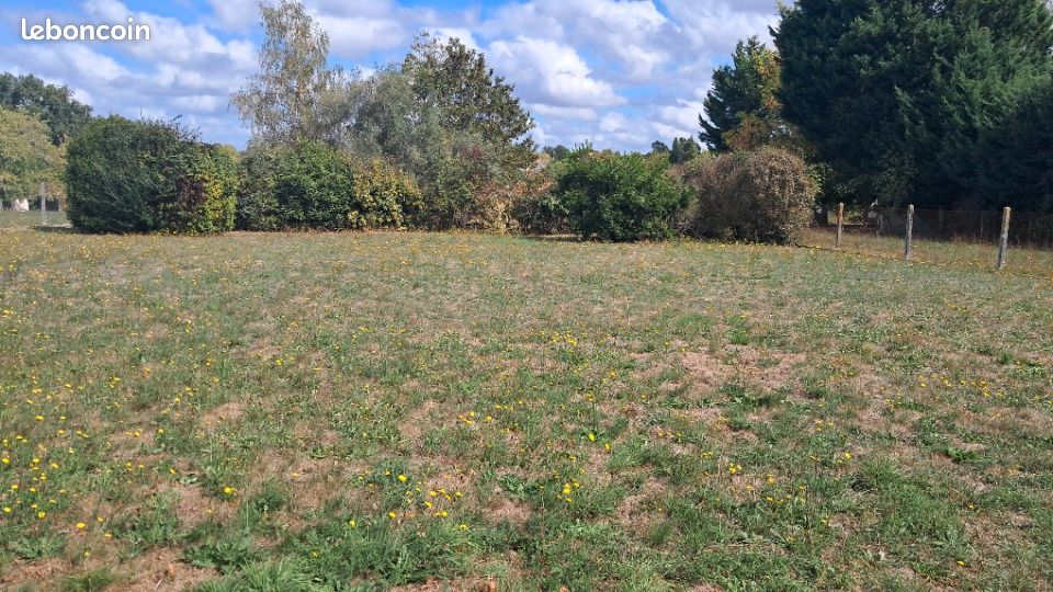 Terrain 961 m² Jonzac · 66 000 €