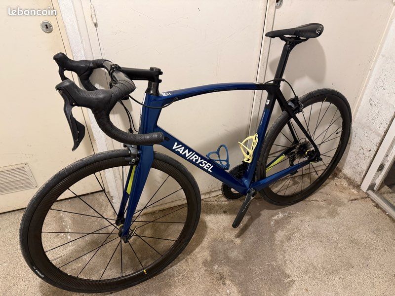 Vélo van rysel ultegra di2 refait à neuf Vélos