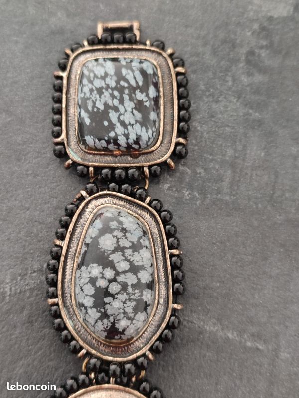 Bracelet Bijou Vintage Rigide Large - Relief Couleur Or Sur Fond Noirci - Modèle 4004 - Occasion