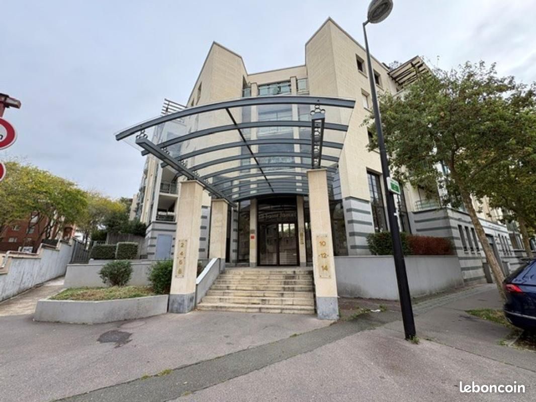 Appartement 1 pièce 27 m² · à Montigny-le-Bretonneux · 27 m² · 848 €/mois