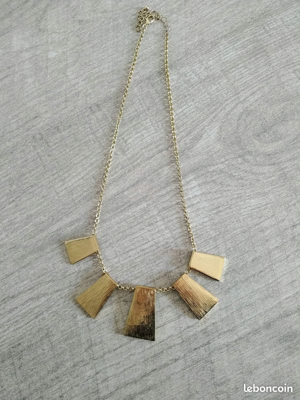 Collier (image 1)
