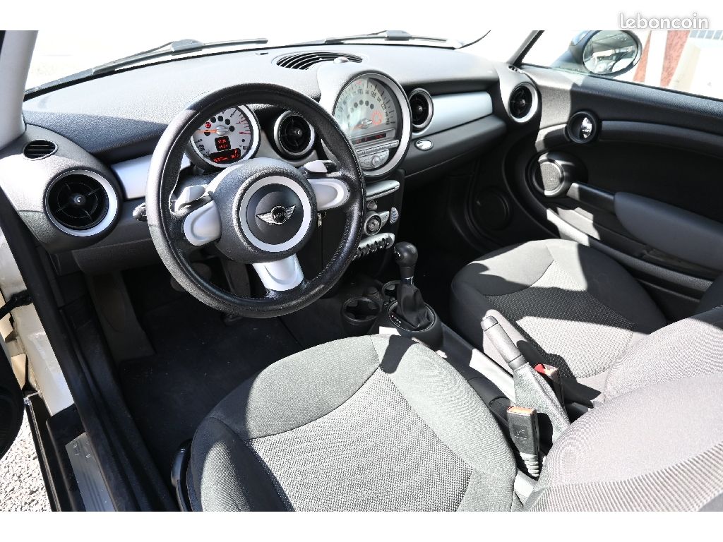 Mini Clubman R55 122 ch Cooper A (image 7)