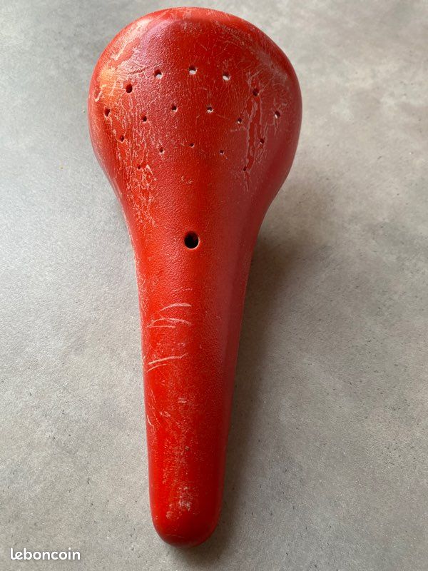 Selle BMX rouge - Équipements vélos