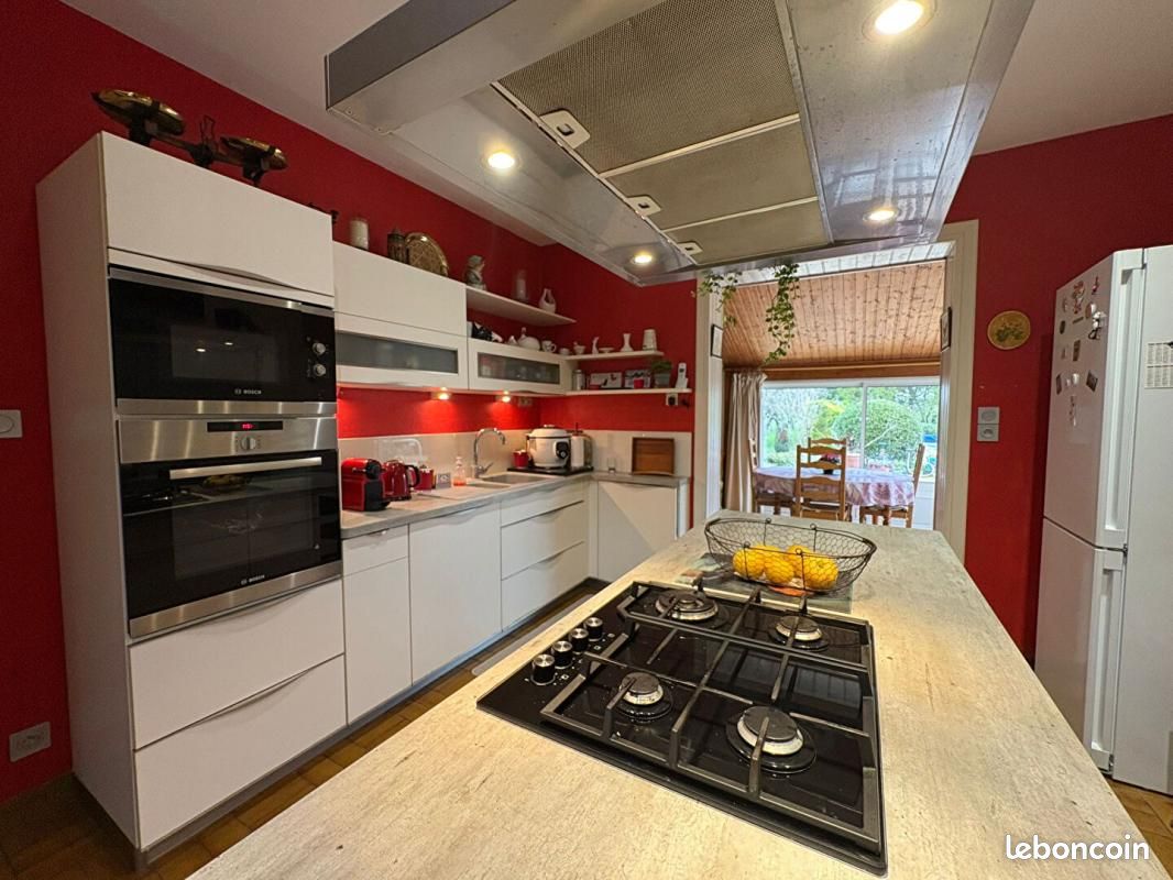 Maison 6 pièces 130 m² · à Saint-Fort-sur-le-Né · 130 m² · 215 000 €