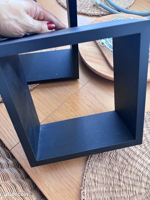 3 Cubes muraux noirs (image 2)