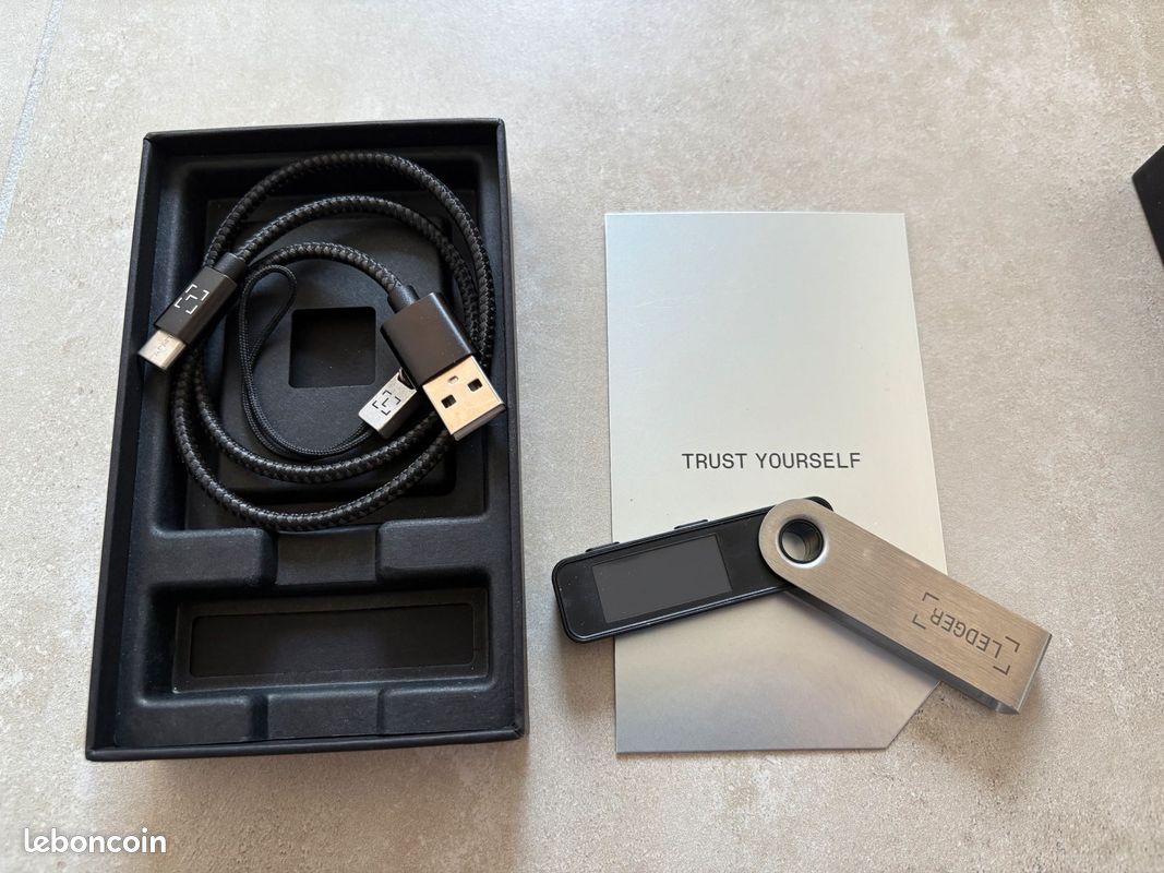 🔐 Ledger Nano S Plus noire – Portefeuille crypto – Très bon état -  Accessoires informatique