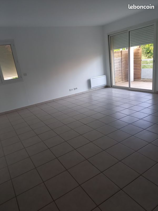 Appartement 3 pièces 63 m² · à Les Angles · 63 m² · 810 €