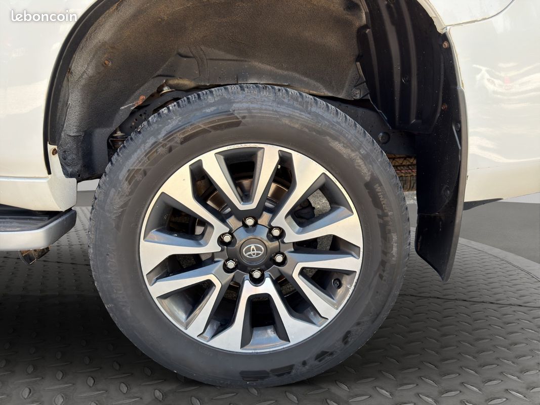 Toyota Land Cruiser 2.8 D4D 204 BVA -41 658 HT- (image 24)