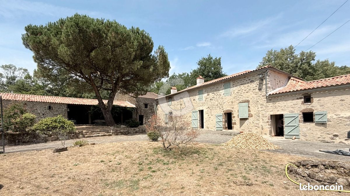 Maison 8 pièces 235 m² · à Rives de l'Yon · 235 m² · 576 375 €