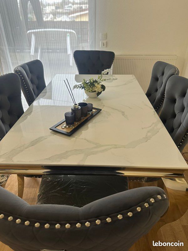 Table à manger en marbre argentée (image 1)