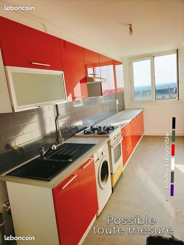 Cuisine brillante rouge pieds fournis pour studio (image 2)