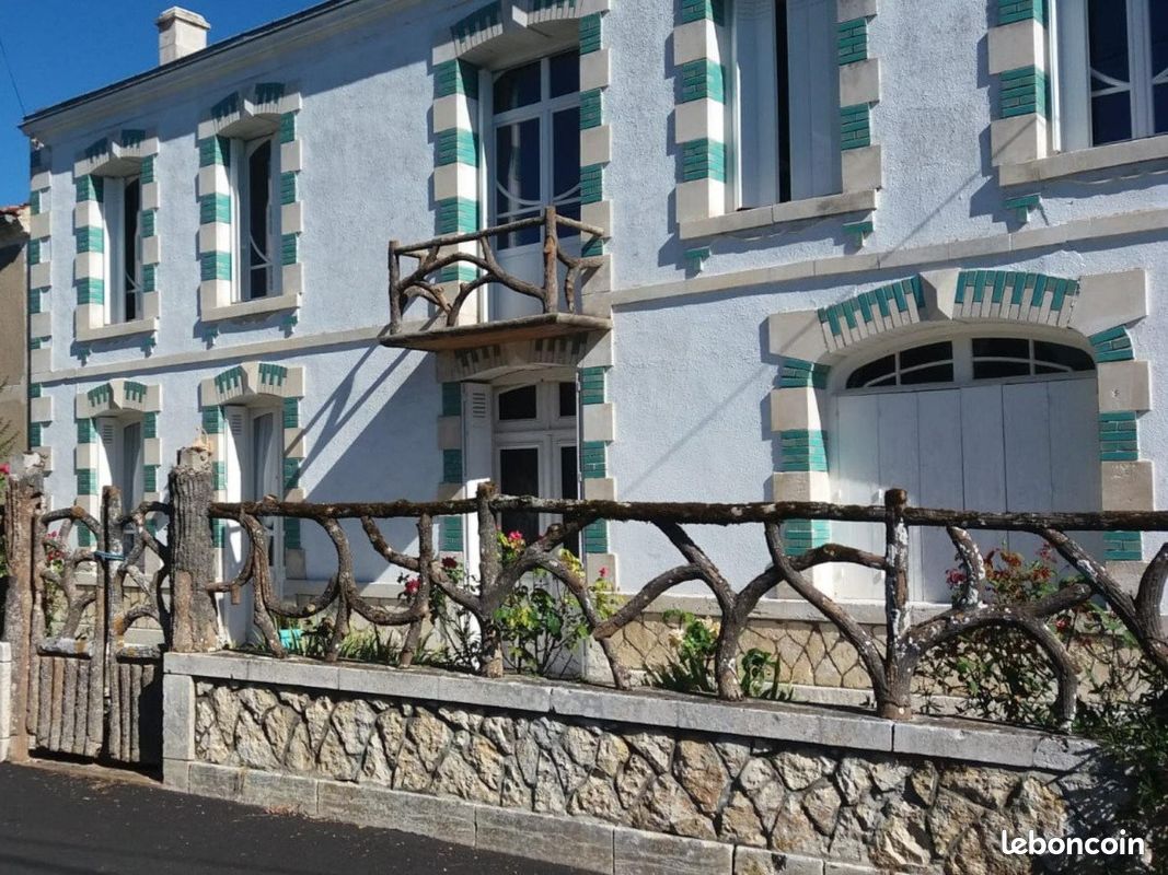 Maison 8 pièces 213 m² · à Montpellier-de-Médillan · 213 m² · 385 000 €