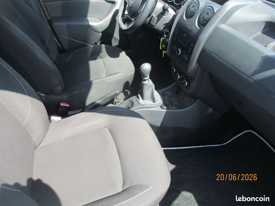 Dacia DUSTER 1.2 TCE 125CH SILVER LINE 2017 4X2 (image 6)