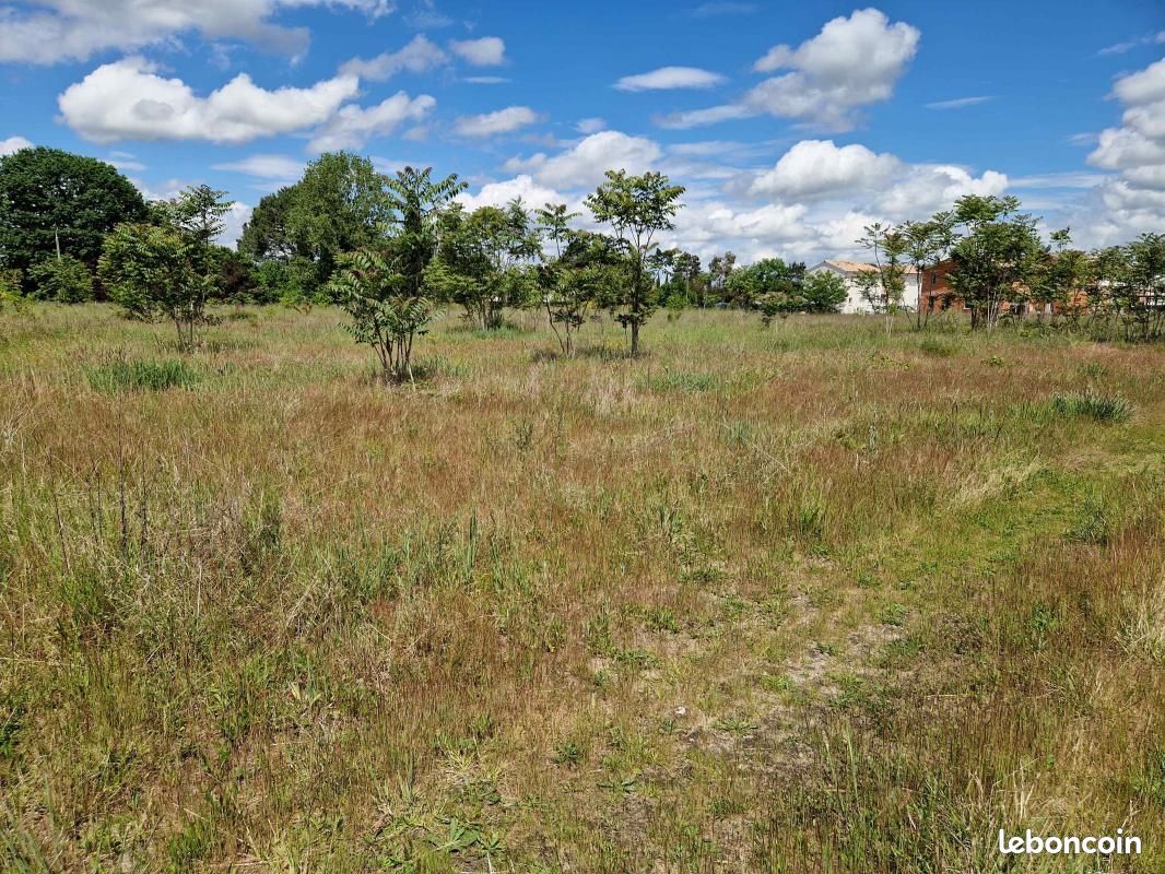 Terrain 850 m² Saint Sauveur · à Saint-Sauveur · 54 000 €