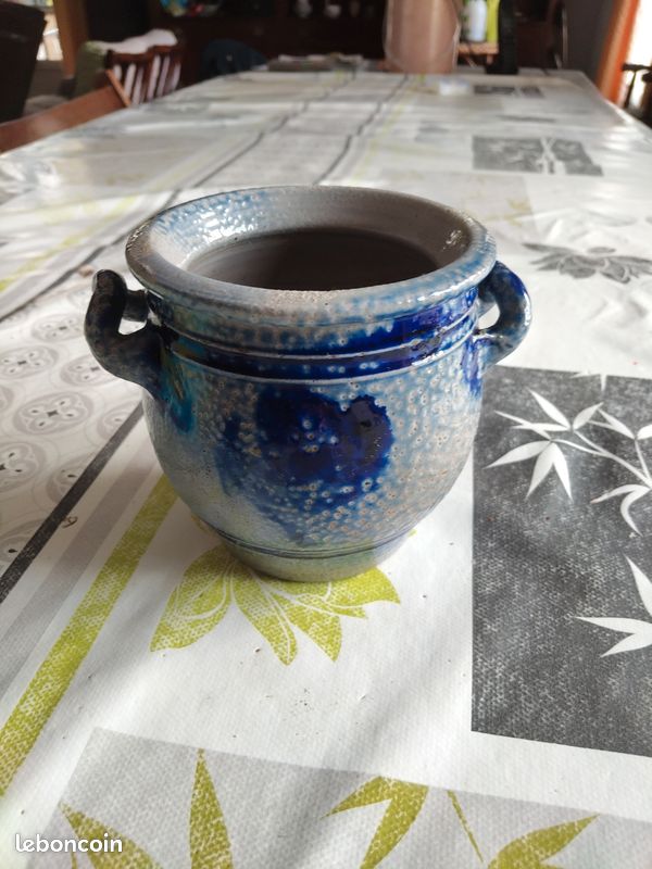 Petit pot bleu en grès d'Alsace (image 1)