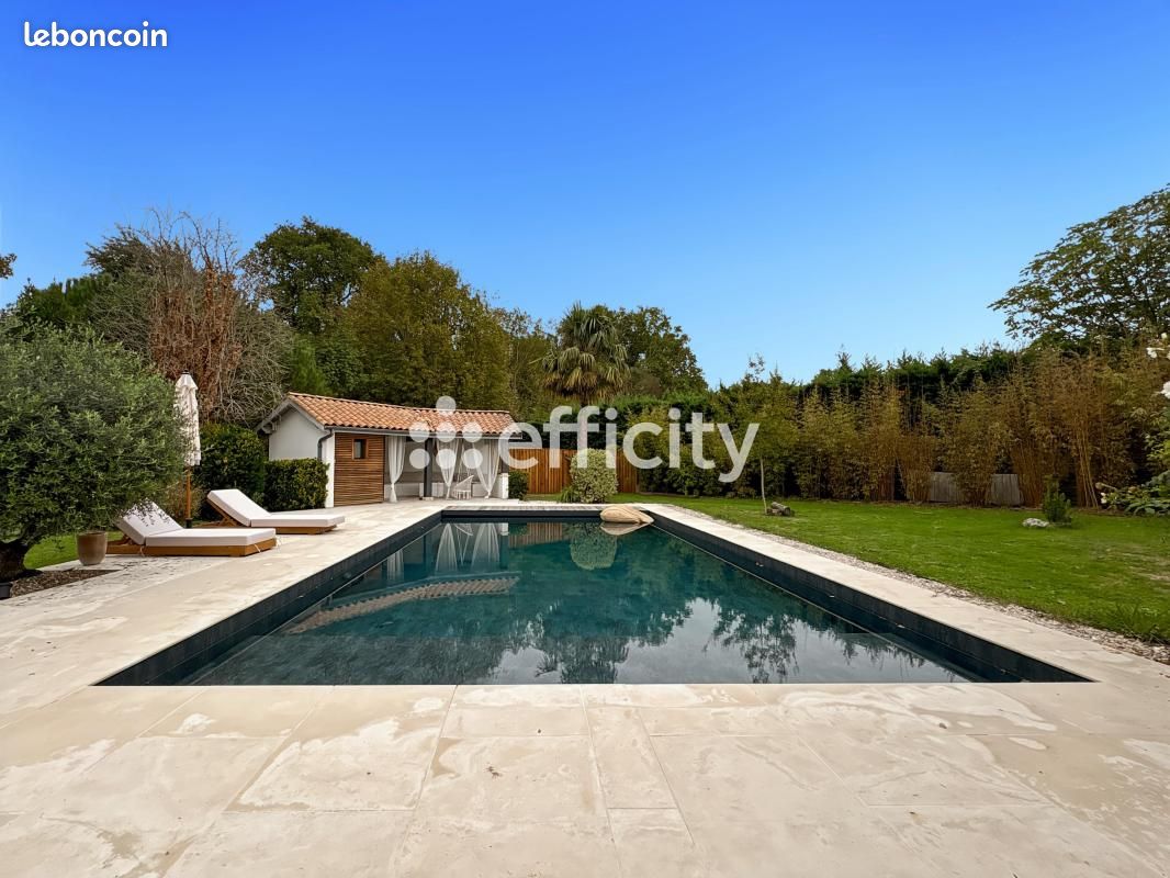 Maison 7 pièces 150 m² · à Sallebœuf · 150 m² · 690 000 €