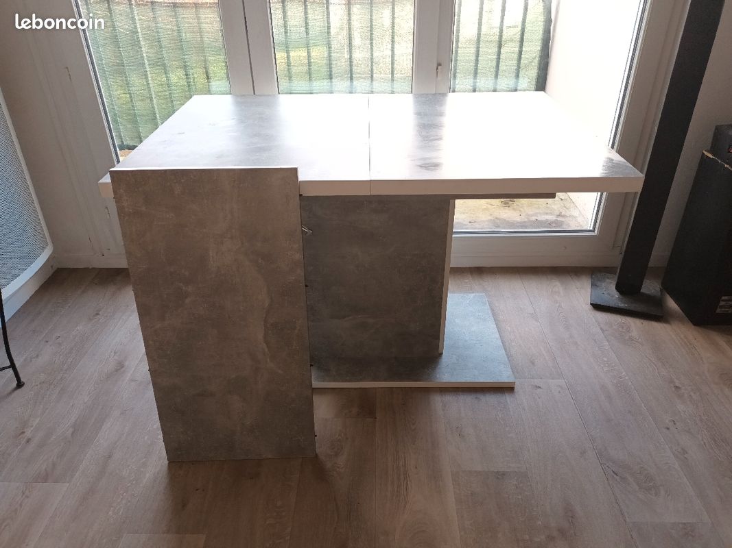 Table (image 3)