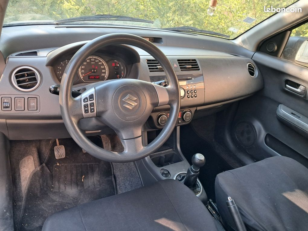 Suzuki swift (image 2)